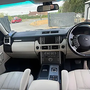 Used Land Rover Range Rover Vogue Orkney Grey Metallic - Interior and Exterior details 11