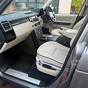 Used Land Rover Range Rover Vogue Orkney Grey Metallic - Interior and Exterior details 6