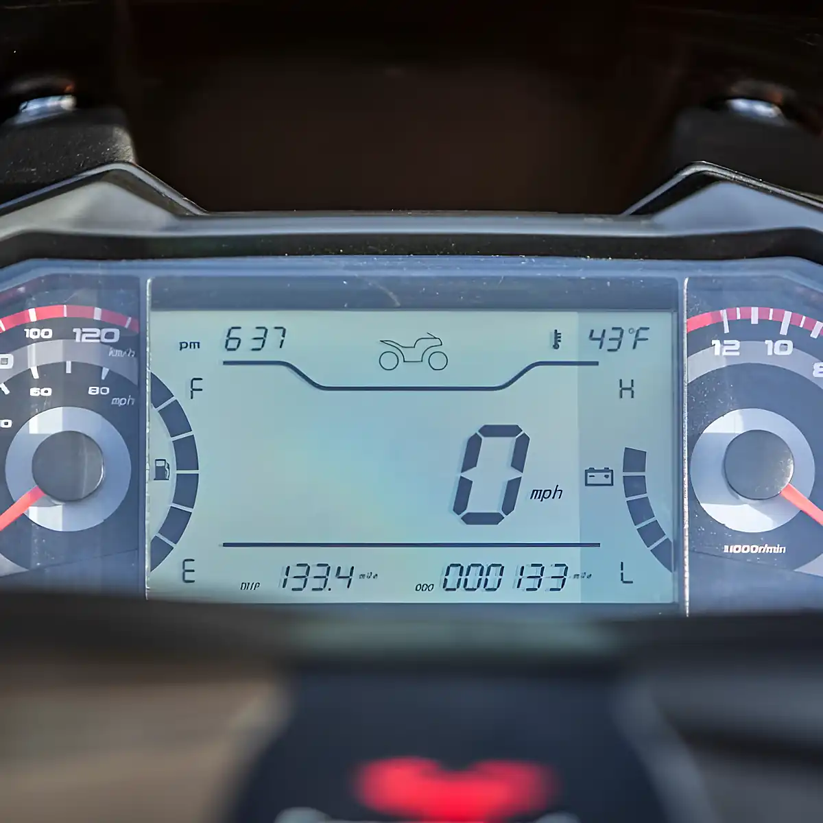 Used Lexmoto Aura Red - Interior and Exterior details 9