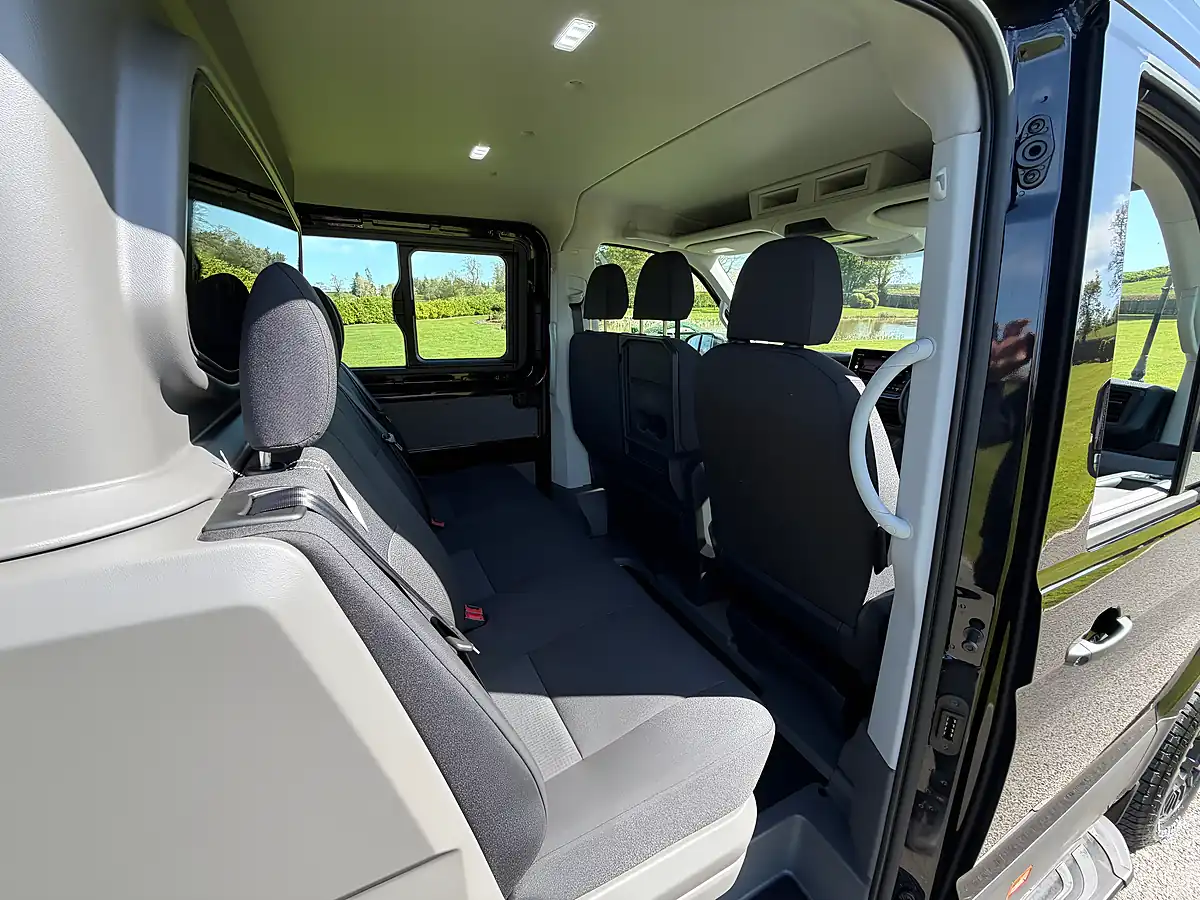 Used Man Tge Lion Xp Black - Interior and Exterior details 13