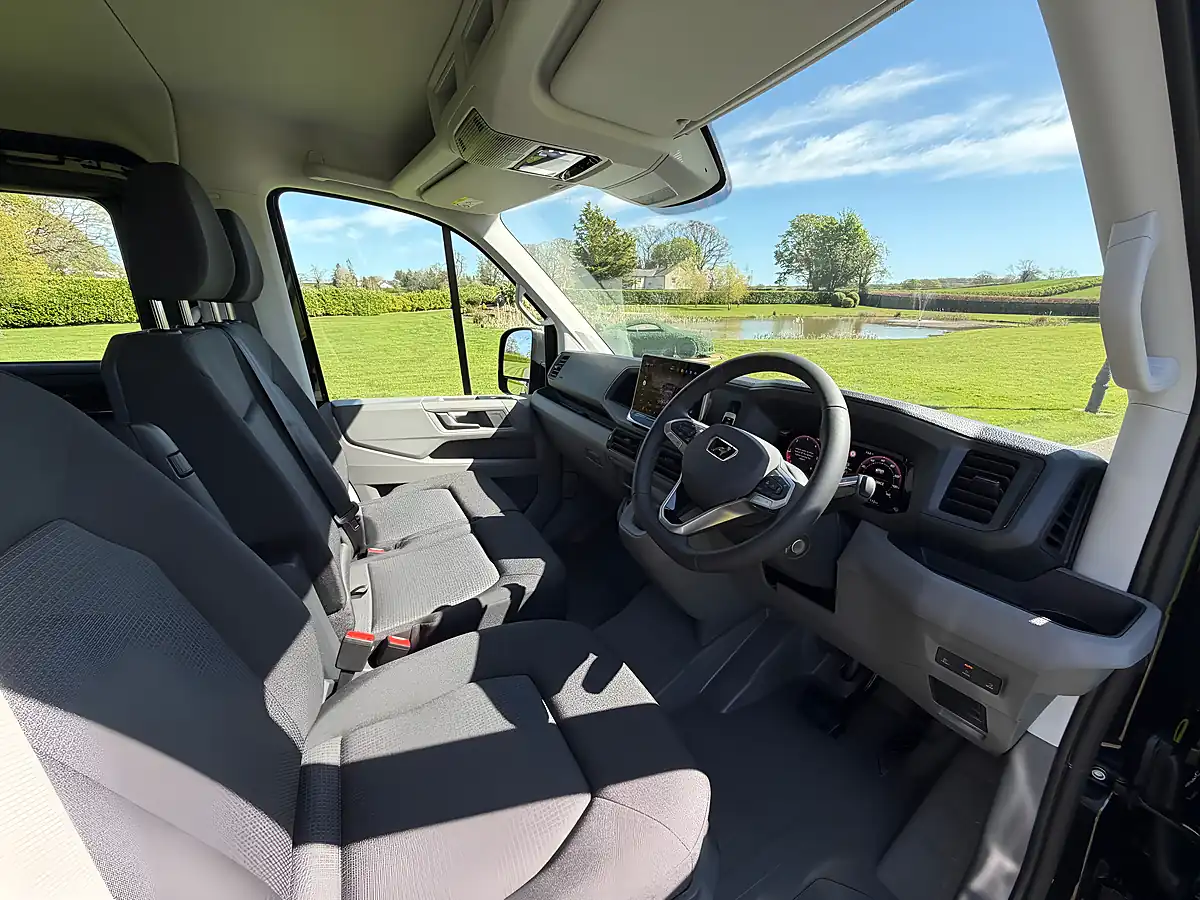 Used Man Tge Lion Xp Black - Interior and Exterior details 7