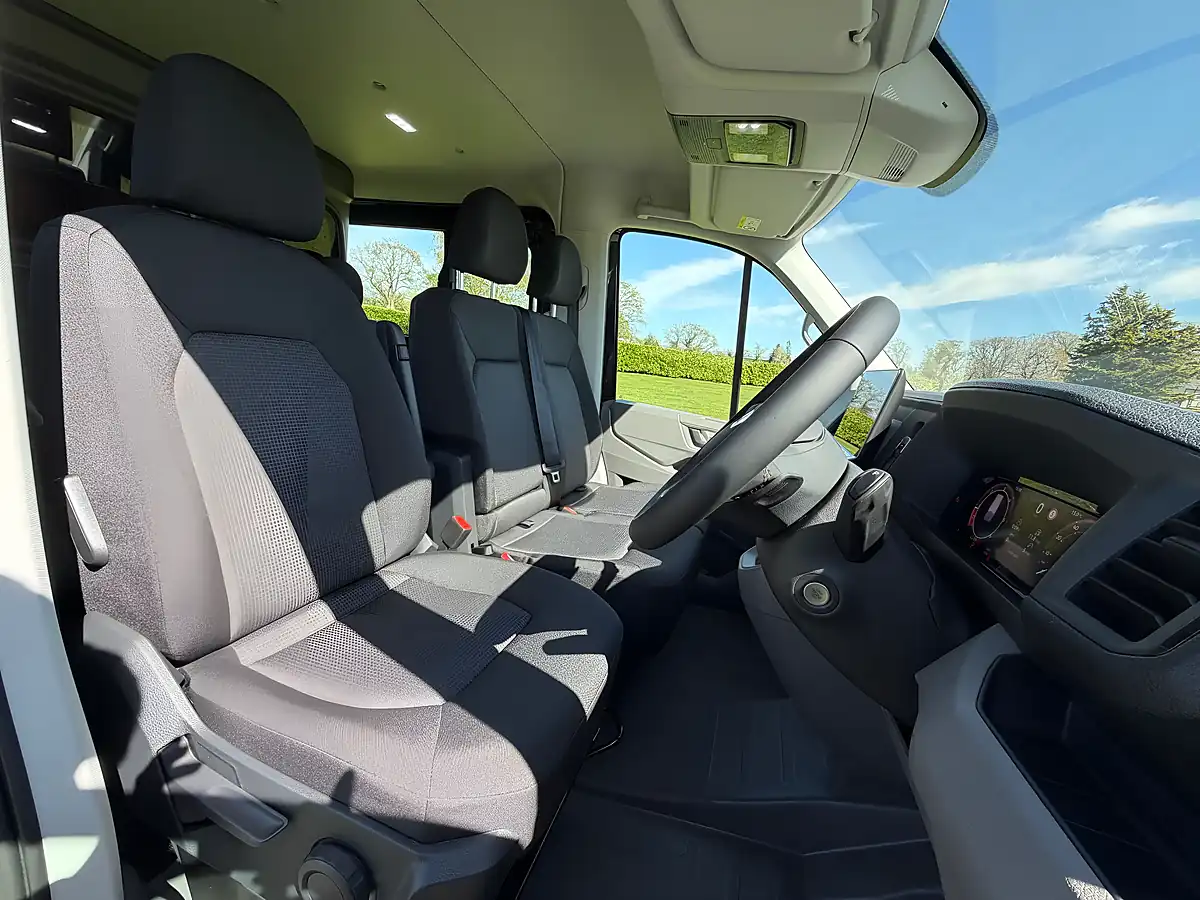 Used Man Tge Lion Xp Black - Interior and Exterior details 8