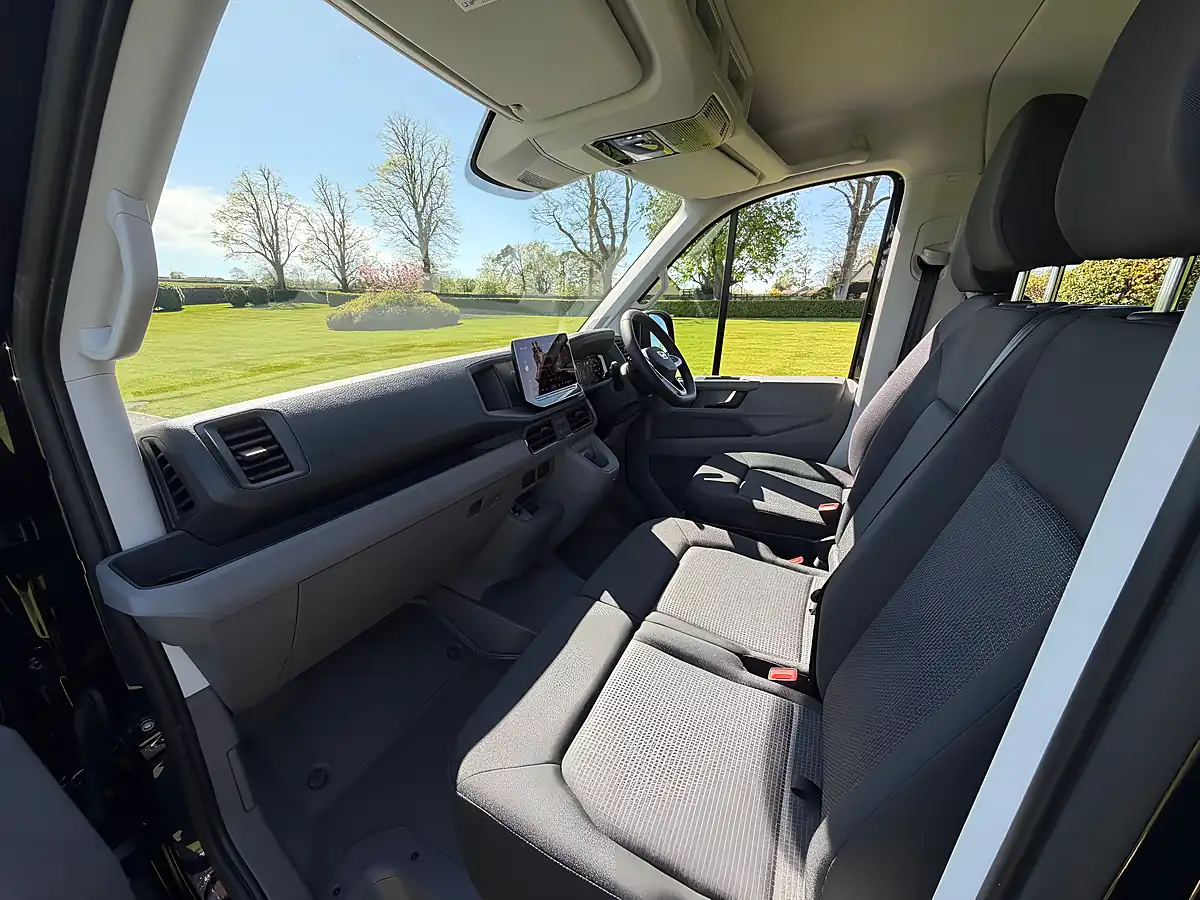 Used Man Tge Lion Xp Black - Interior and Exterior details 9