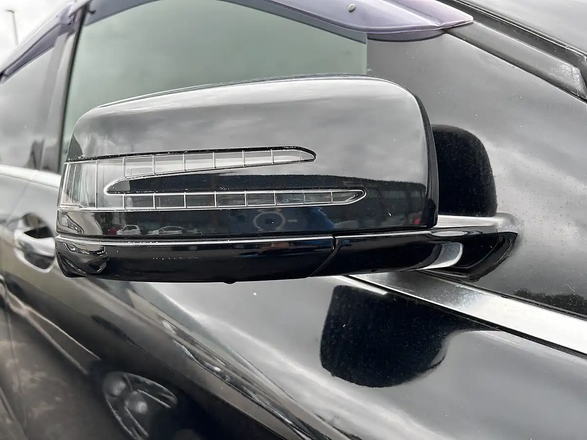 Used Mercedes B Class Black - Interior and Exterior details 16
