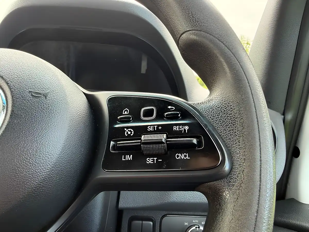 Used Mercedes-Benz Sprinter Progressive Chassis Cab White - Interior and Exterior details 14