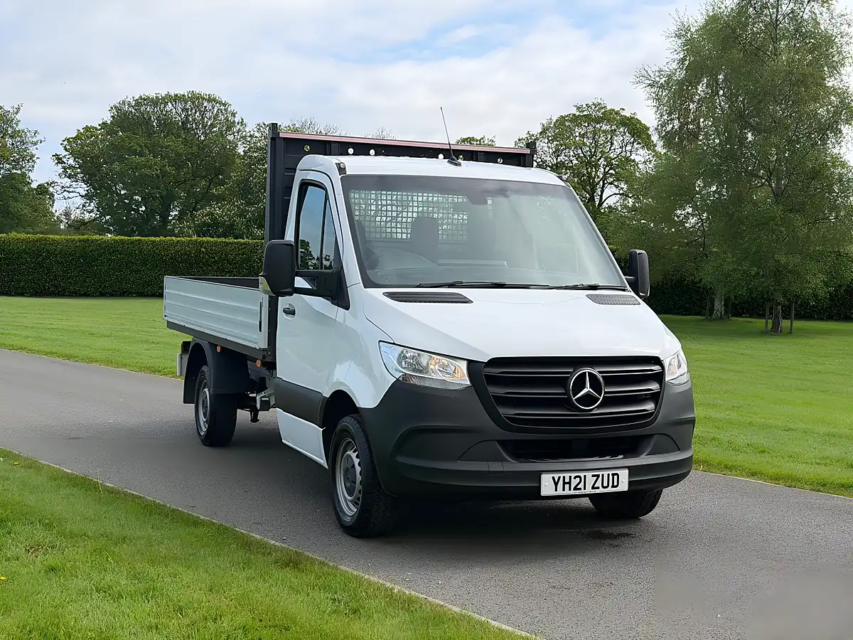 Used Mercedes-Benz Sprinter Progressive Chassis Cab White - Interior and Exterior details 2