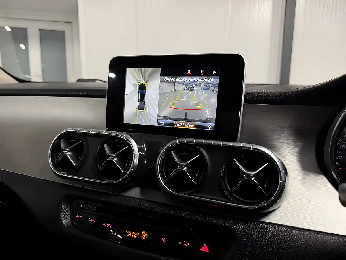 Used Mercedes-Benz X-Class Power Double Cab Grey Metallic - Interior and Exterior details 16