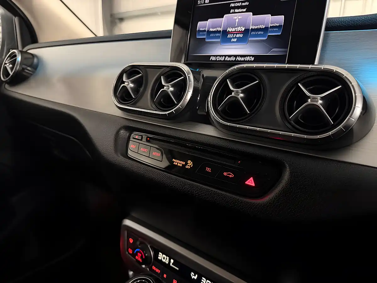 Used Mercedes-Benz X-Class Power Double Cab Grey Metallic - Interior and Exterior details 19