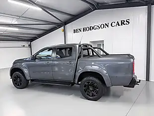 Used Mercedes-Benz X-Class Power Double Cab Grey Metallic - Interior and Exterior details 4
