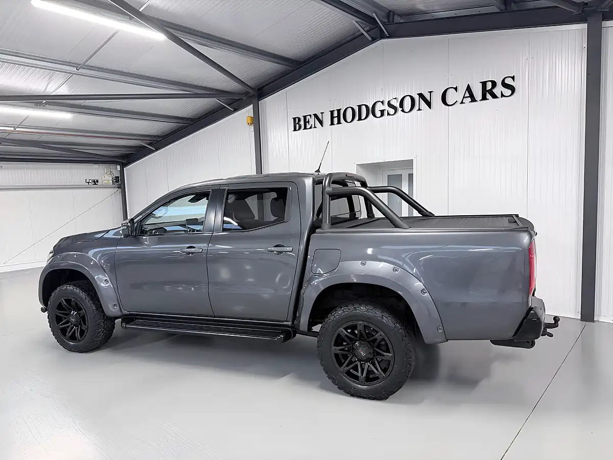 Used Mercedes-Benz X-Class Power Double Cab Grey Metallic - Interior and Exterior details 4