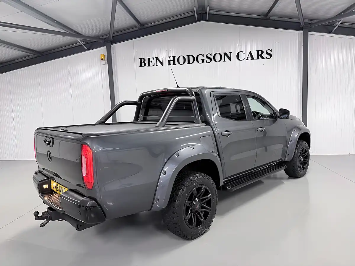Used Mercedes-Benz X-Class Power Double Cab Grey Metallic - Interior and Exterior details 8