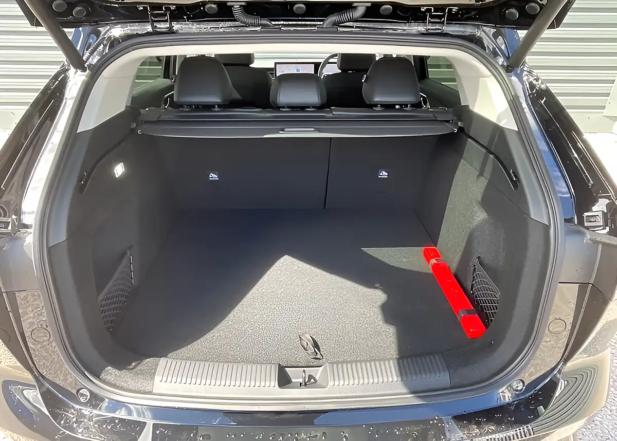 Used MG Hs Trophy Black - Interior and Exterior details 11