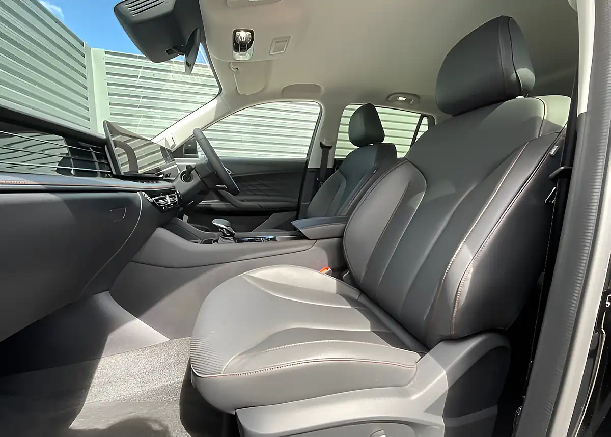 Used MG Hs Trophy Black - Interior and Exterior details 16