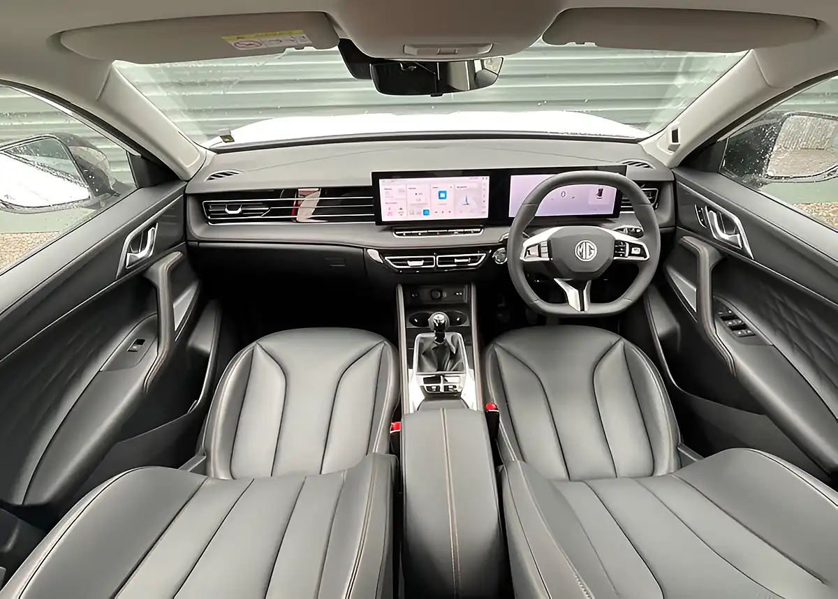 Used MG Hs Trophy White - Interior and Exterior details 11