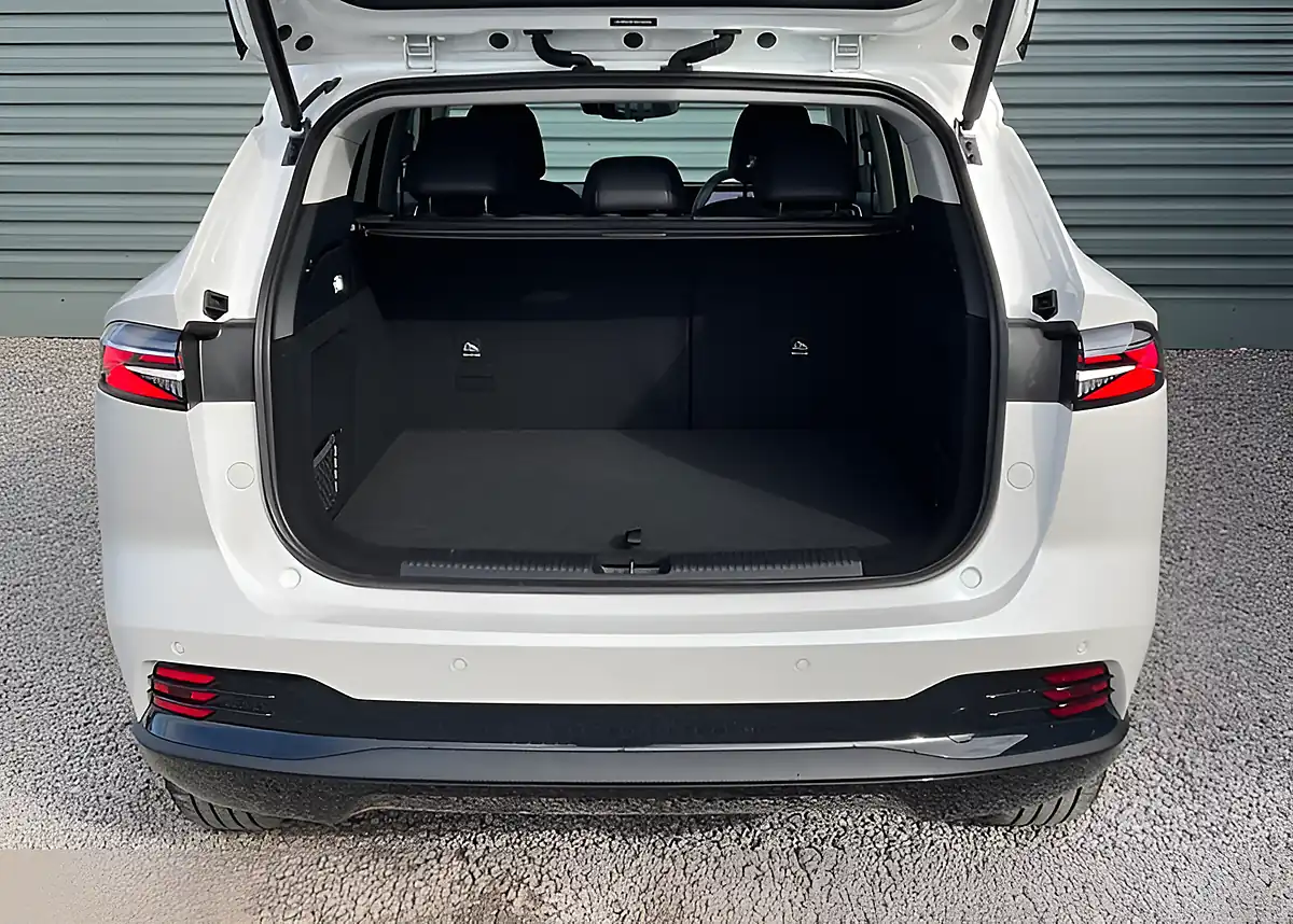 Used MG Hs Trophy White - Interior and Exterior details 11