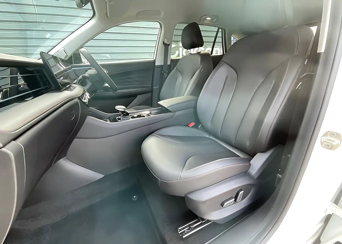 Used MG Hs Trophy White - Interior and Exterior details 16