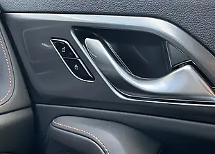 Used MG Hs Trophy White - Interior and Exterior details 18