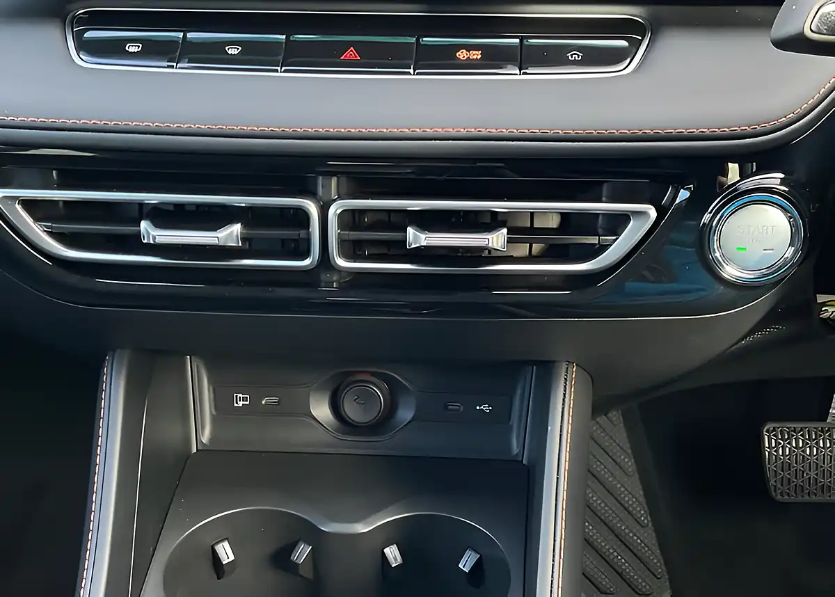 Used MG Hs Trophy White - Interior and Exterior details 20