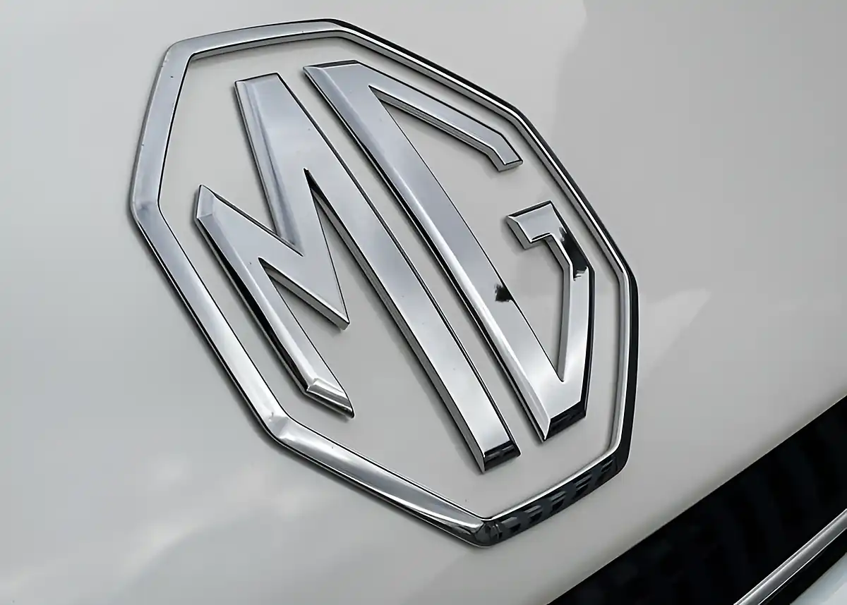 Used MG Hs Trophy White - Interior and Exterior details 4
