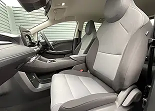 Used MG MG4 Urban Premium Long Range Grey - Interior and Exterior details 16