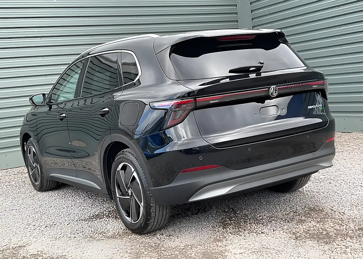Used MG MGS5 EV Trophy Black - Interior and Exterior details 13