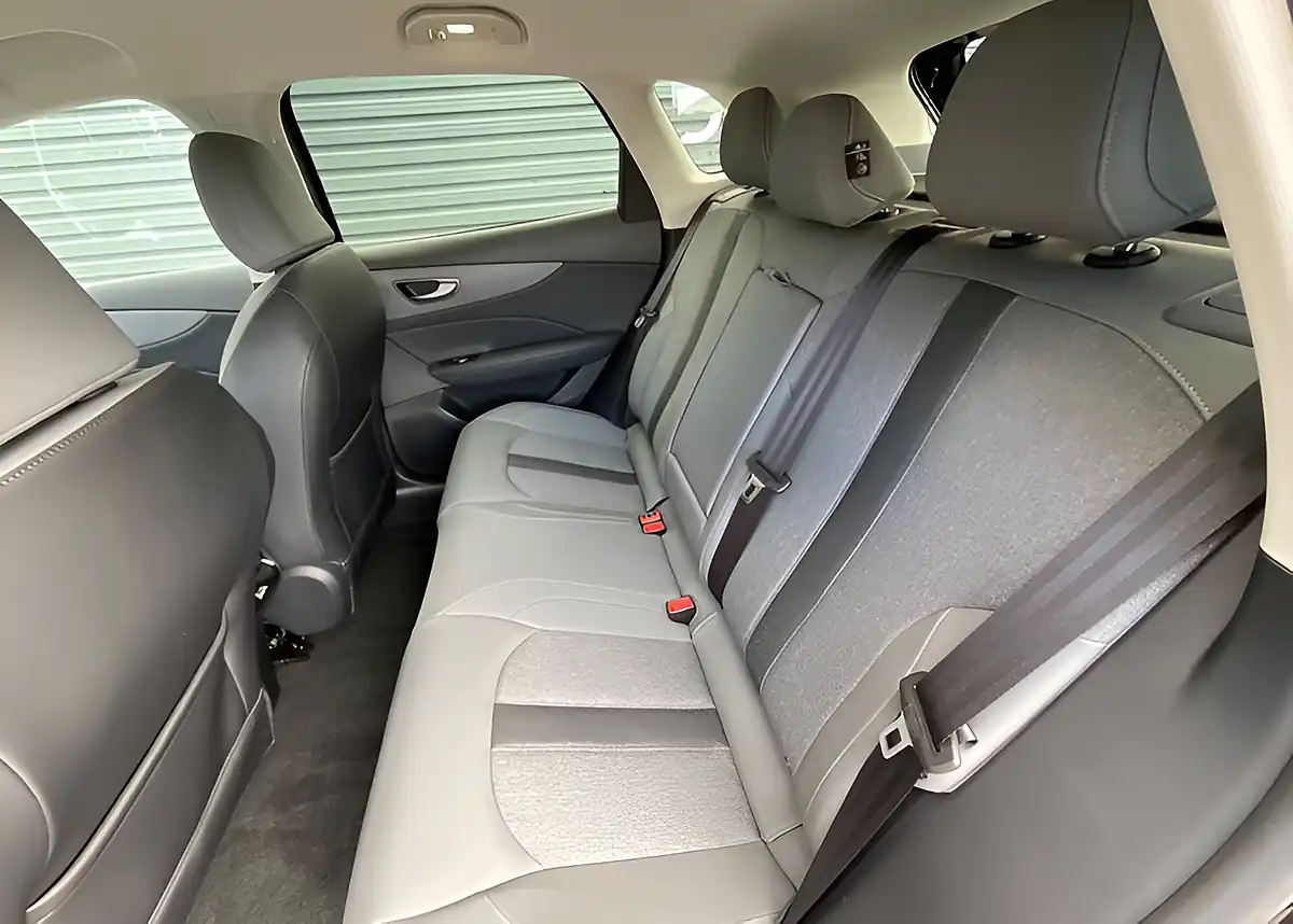 Used MG MGS5 EV Trophy Black - Interior and Exterior details 16