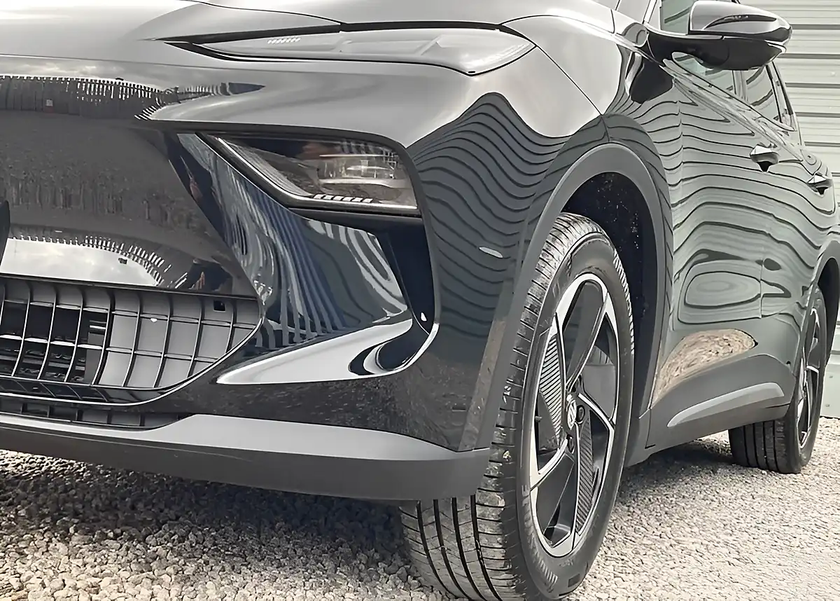 Used MG MGS5 EV Trophy Black - Interior and Exterior details 5