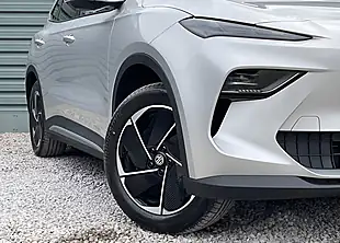 Used MG MGS5 EV Trophy Silver - Interior and Exterior details 2