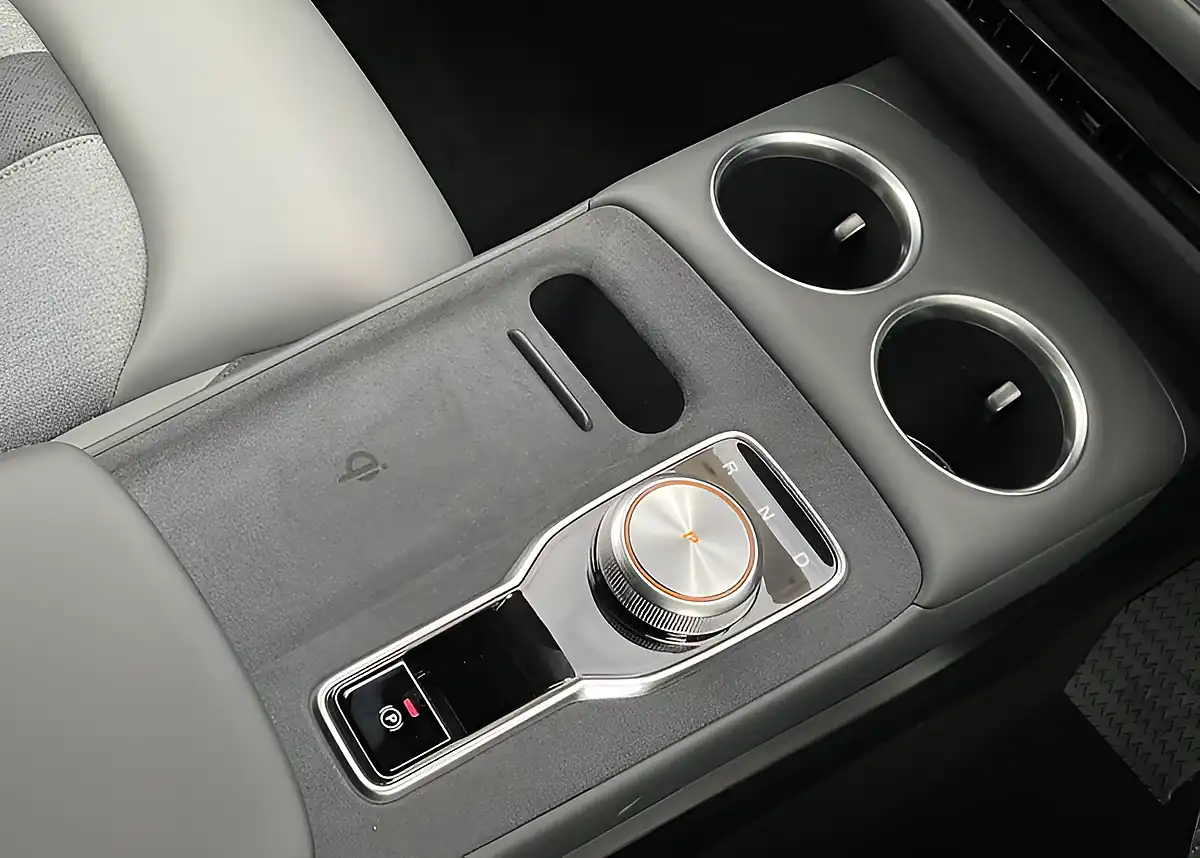 Used MG MGS5 EV Trophy Silver - Interior and Exterior details 20