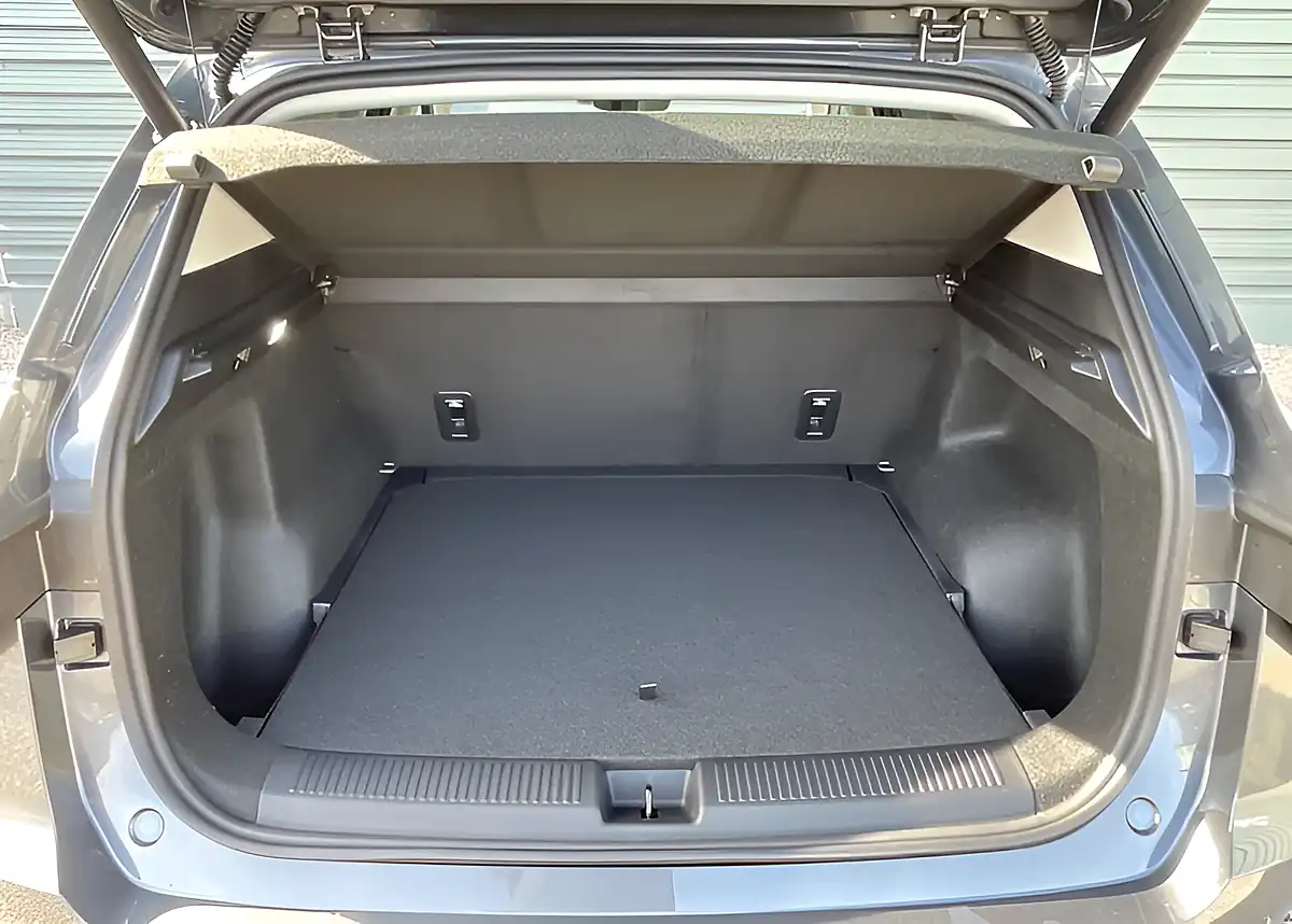 Used MG MGS5 Trophy Grey - Interior and Exterior details 11