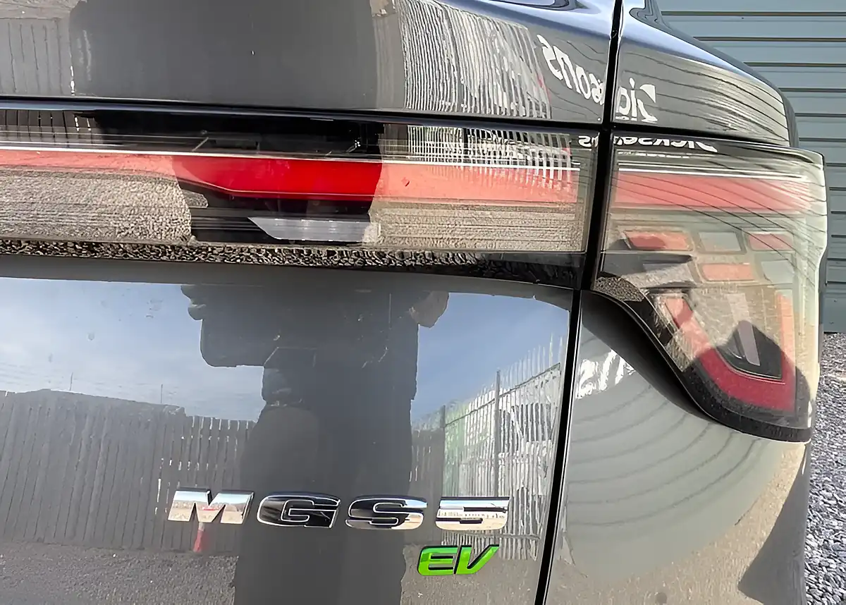 Used MG MGS5 Trophy Grey - Interior and Exterior details 12