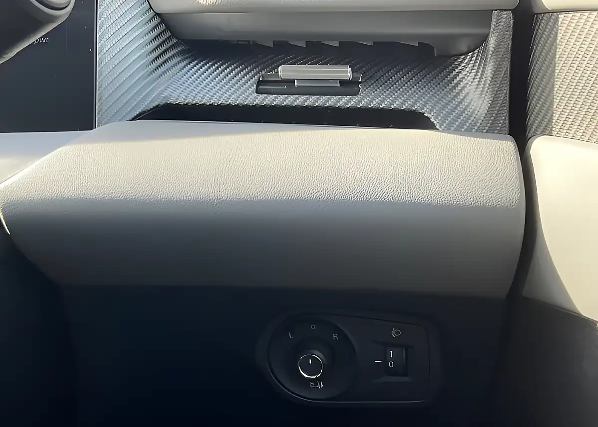 Used MG MGS5 Trophy Grey - Interior and Exterior details 18