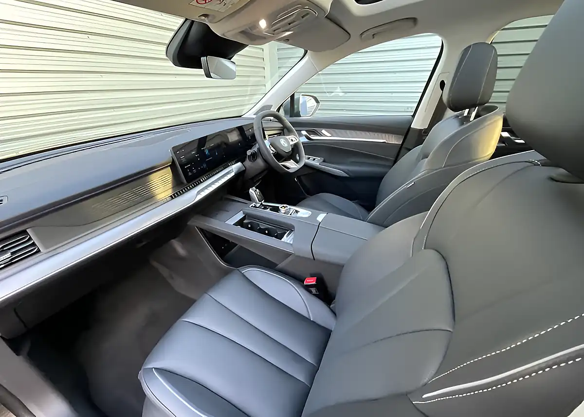 Used MG MGS9 Premium Green - Interior and Exterior details 10