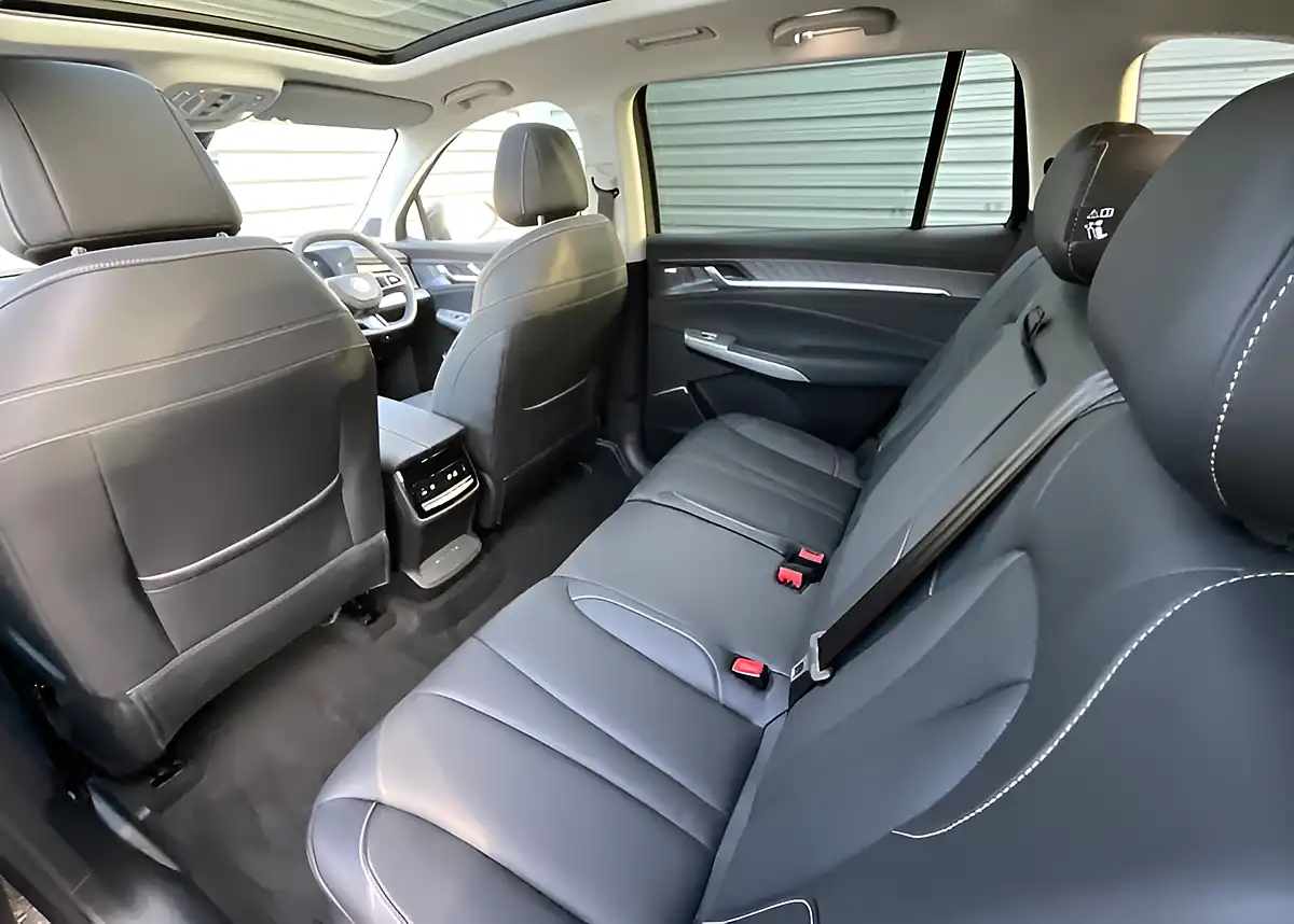 Used MG MGS9 Premium Green - Interior and Exterior details 12