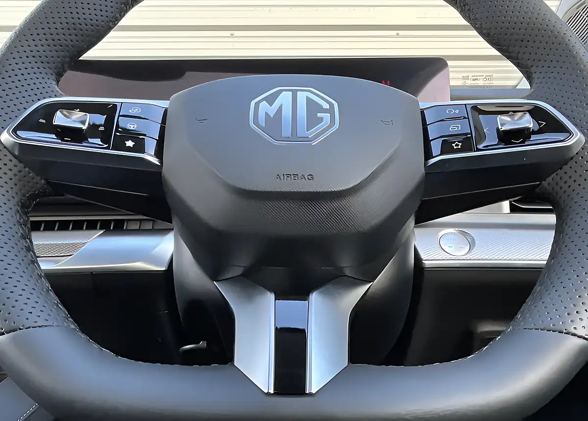 Used MG MGS9 Premium Green - Interior and Exterior details 18