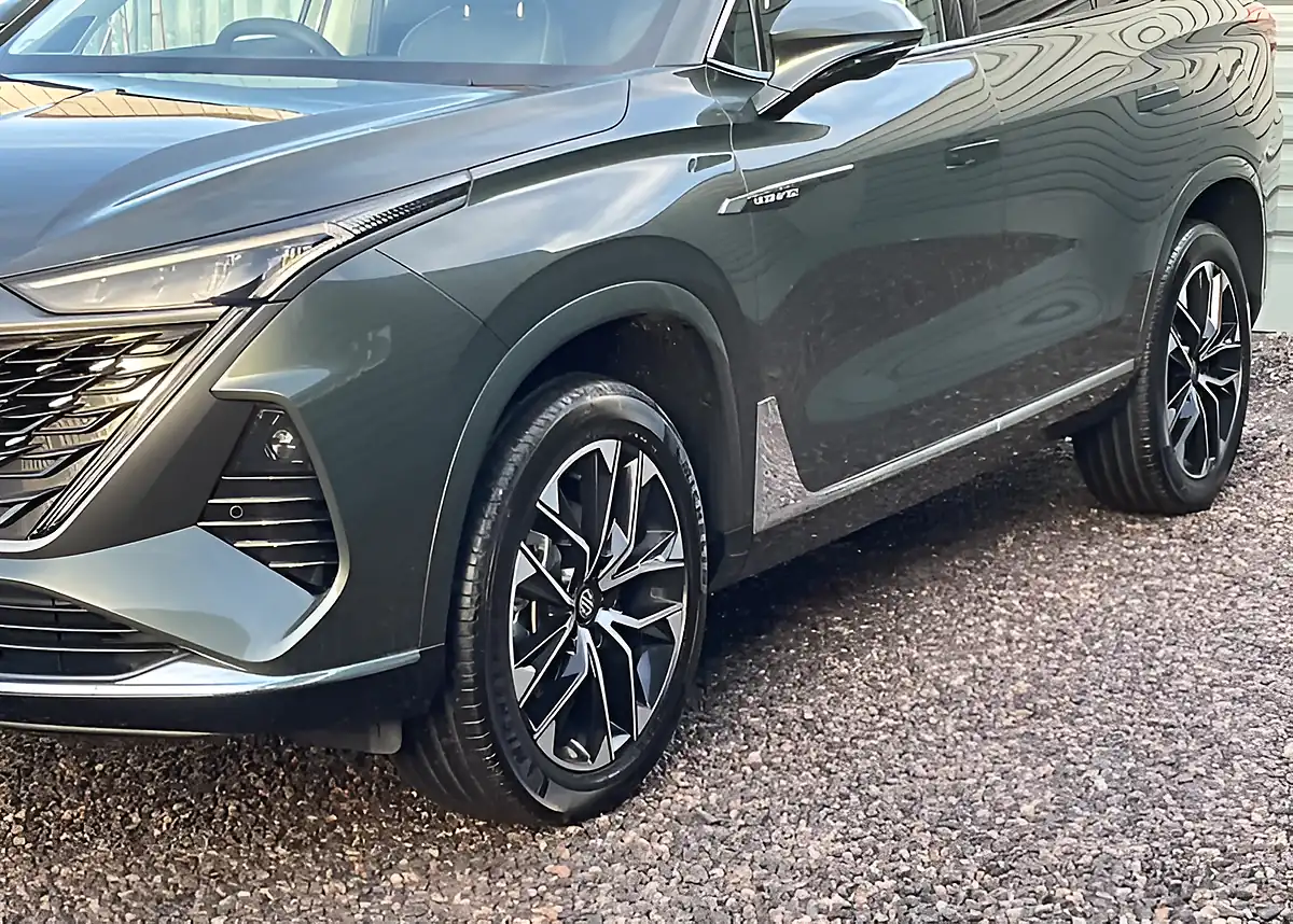 Used MG MGS9 Premium Green - Interior and Exterior details 5