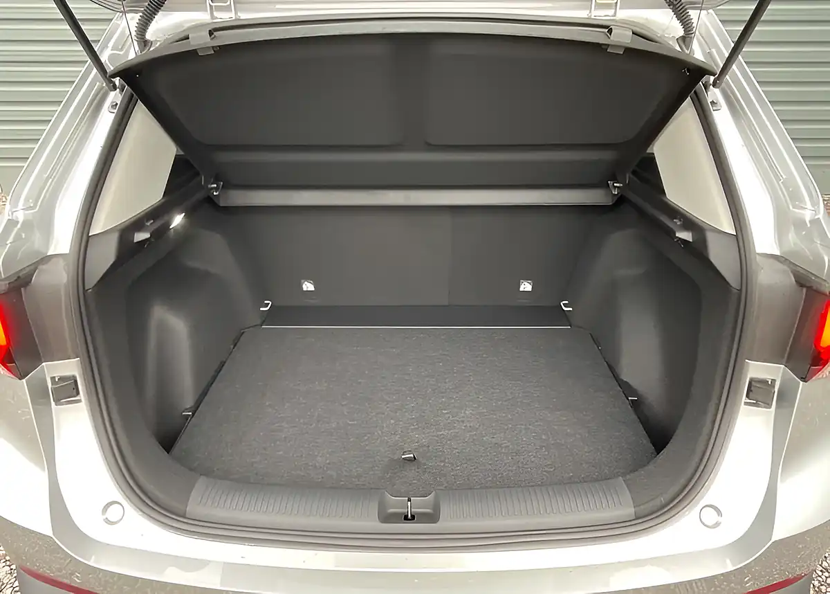 Used MG Zs Trophy Silver - Interior and Exterior details 11