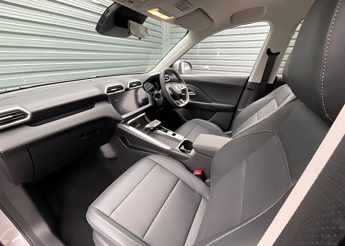 Used MG Zs Trophy Silver - Interior and Exterior details 14