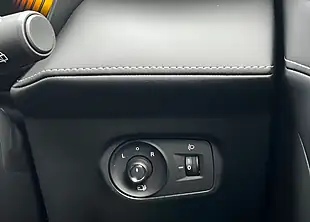 Used MG Zs Trophy Silver - Interior and Exterior details 18