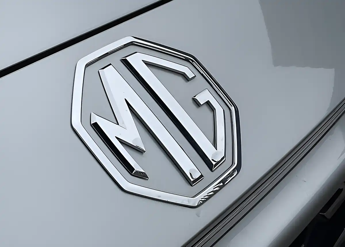 Used MG Zs Trophy Silver - Interior and Exterior details 4