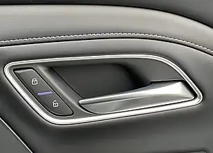 Used MG Zs Trophy White - Interior and Exterior details 18