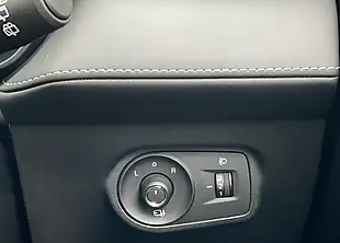 Used MG Zs Trophy White - Interior and Exterior details 20