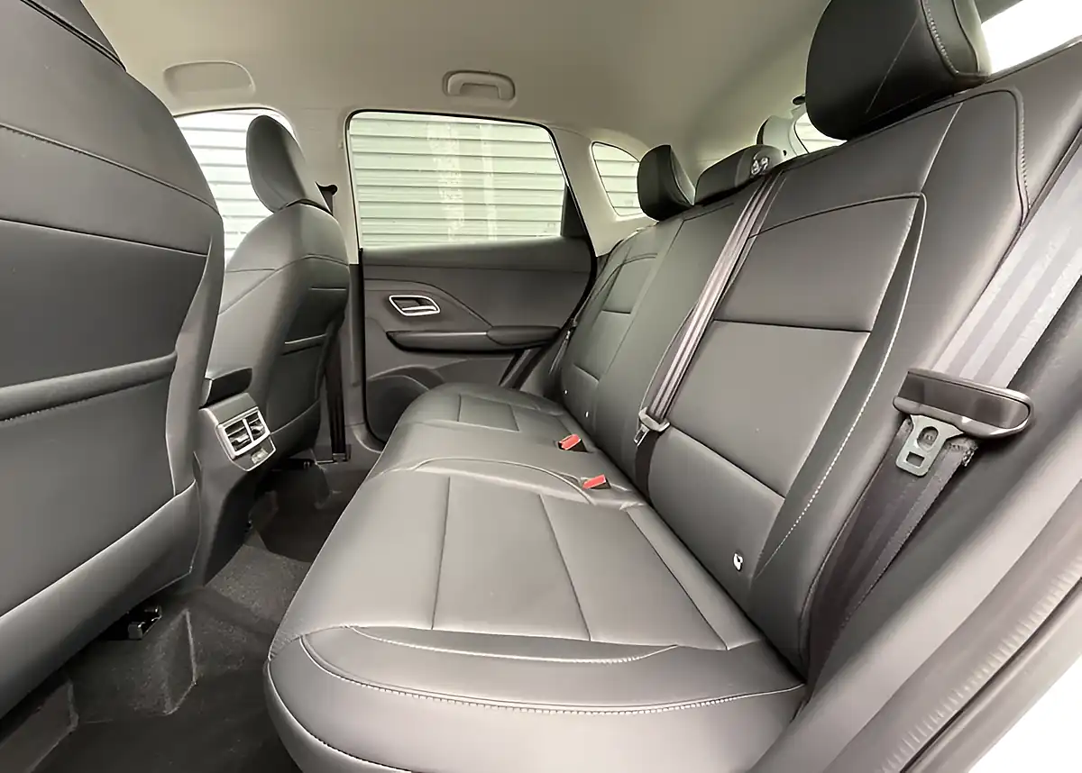 Used MG ZS Trophy White - Interior and Exterior details 15
