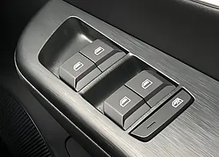 Used MG ZS Trophy White - Interior and Exterior details 16