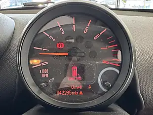 Used MINI Countryman Cooper Jungle Green - Interior and Exterior details 16