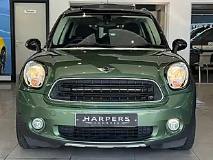 Used MINI Countryman Cooper Jungle Green - Interior and Exterior details 2