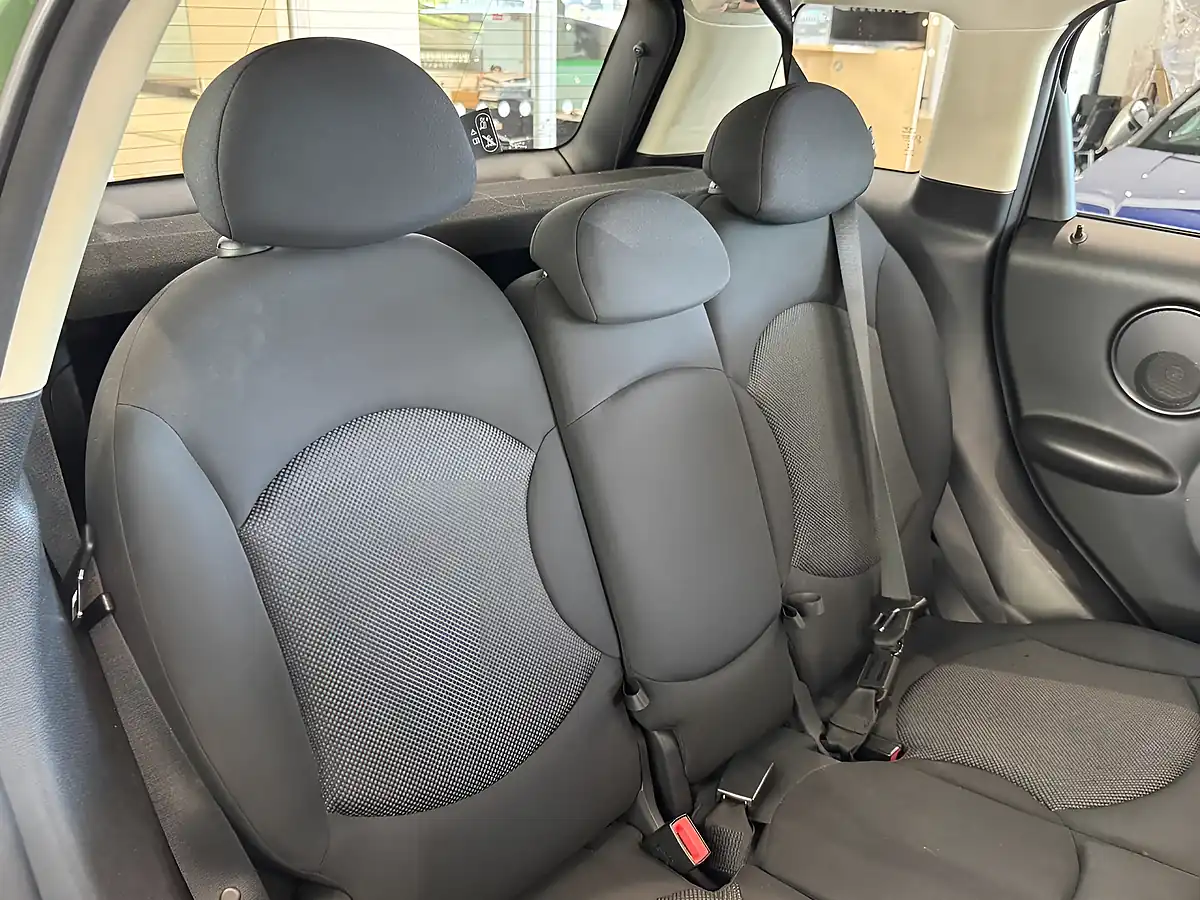 Used MINI Countryman Cooper Jungle Green - Interior and Exterior details 20