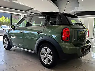 Used MINI Countryman Cooper Jungle Green - Interior and Exterior details 4