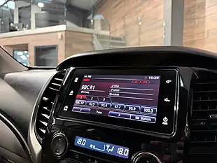 Used Mitsubishi L200 Barbarian Amazon Green - Interior and Exterior details 11