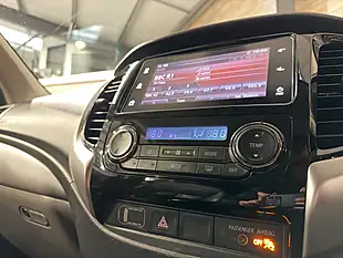 Used Mitsubishi L200 Barbarian Amazon Green - Interior and Exterior details 14